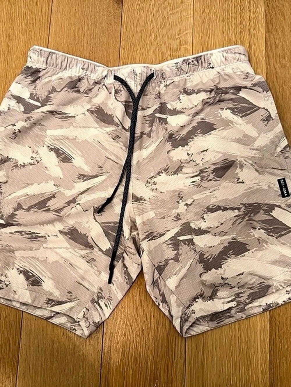 ASRV Technical Sportswear Shorts Abstract Hybrid Shorts in Beige & Gray Size
